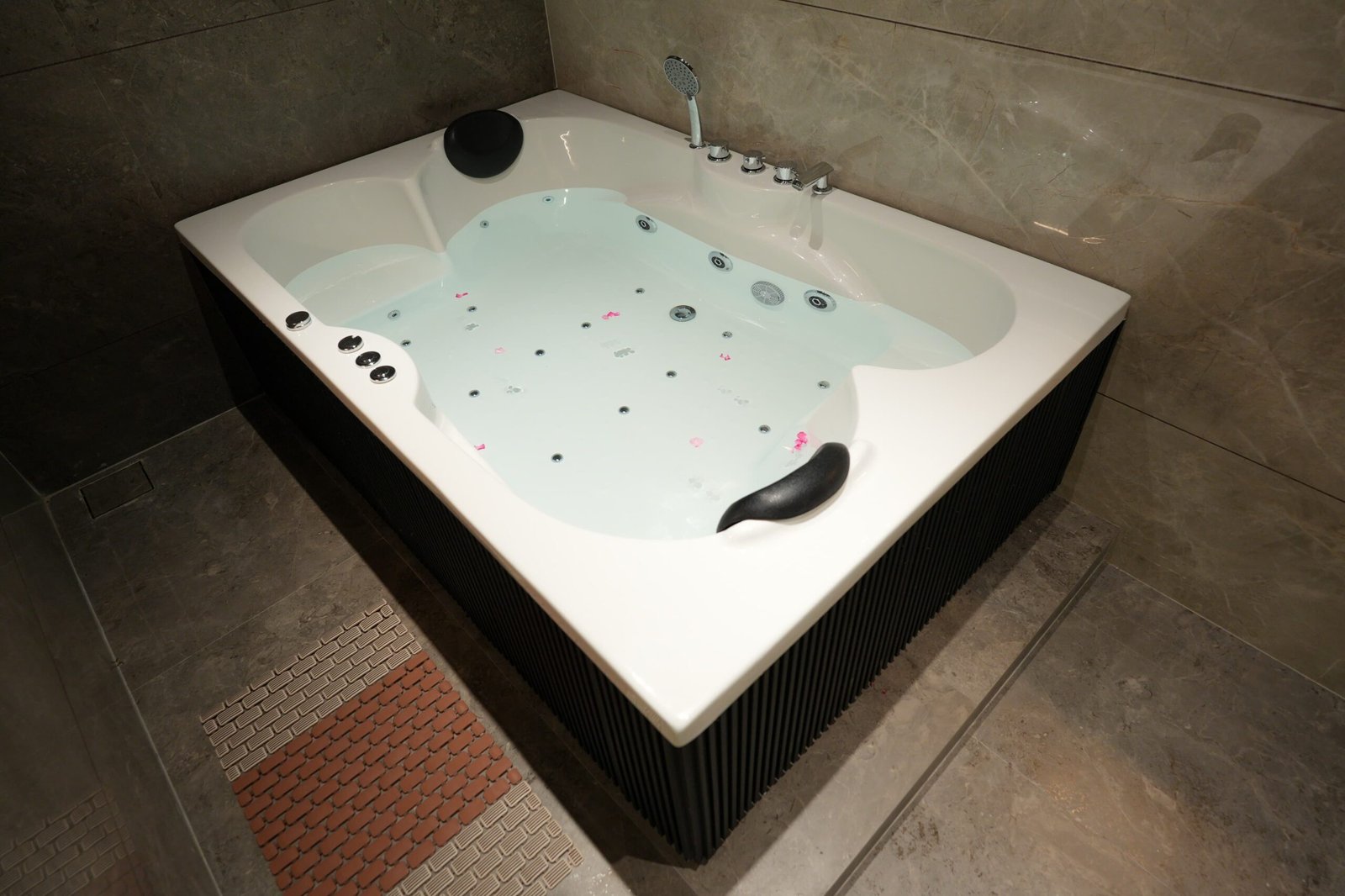 Luxury Jacuzzi Bath